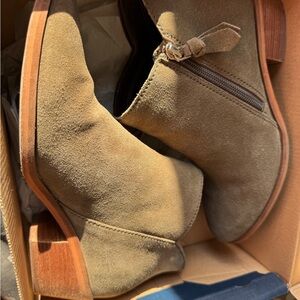 Cole Haan Gracy Bootie 45mm Olive Green “Light Berkshire” Suede Size 7.5